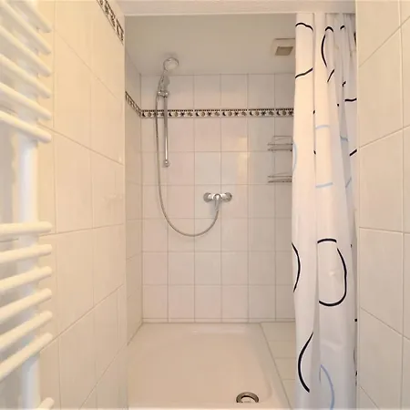 Strandstrasse Graal-Mueritz